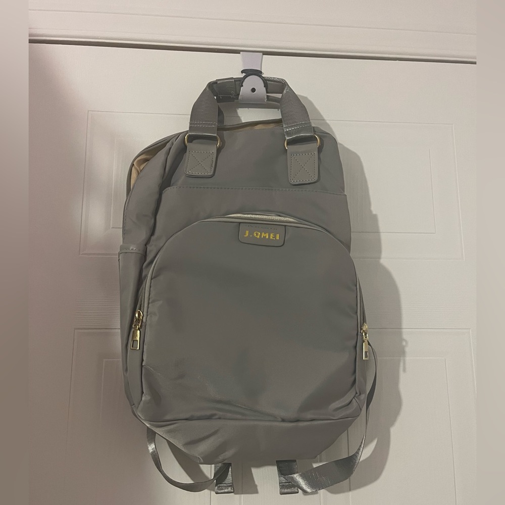 Travel bag in light gray